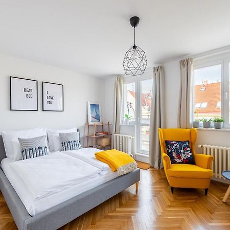 Bright Charming Apt With Terrace, Parking & Airco. Praga Exterior foto