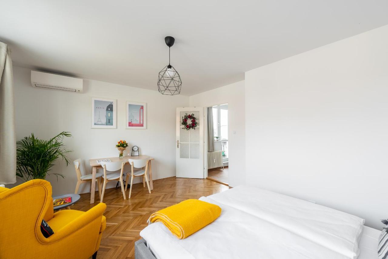 Bright Charming Apt With Terrace, Parking & Airco. Praga Exterior foto